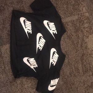 cropped nike t shirt!